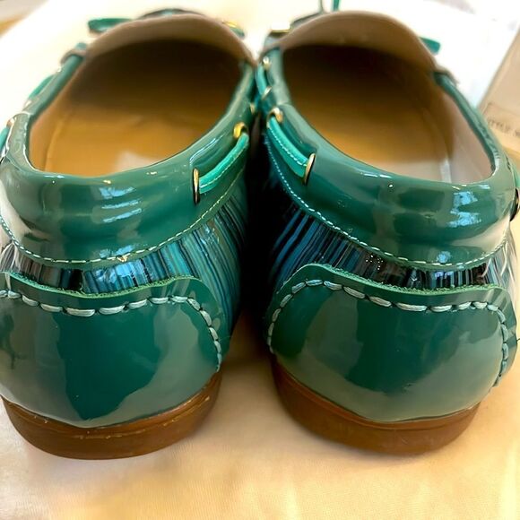 1936 MULTICOLOR BOW MOCCASINS.   NICELY PADDED FOR COMFORT.  NEW IN BOX - Picture 7 of 7